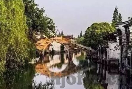www麻豆视频www-在互联网的浩瀚海洋中，充斥着丰富多彩的内容与资源，而短视频平台作为近期迅速崛起的信息传播新阵地，极大地拓宽了人们获取娱乐与学习的渠道